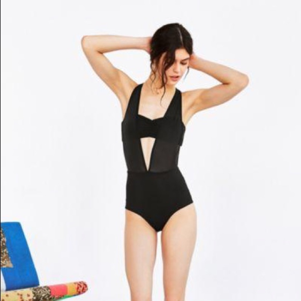 L*Space Black Swimsuit 8 NEW MISSING BANDEAU